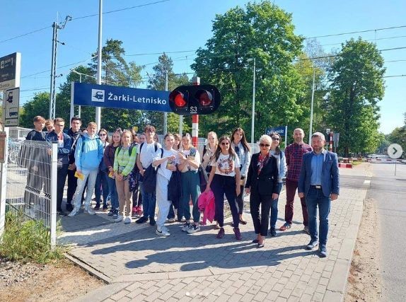 Młodzież z Traugutta z Częstochowy brała udział w rajdzie pieszym w Żarkach Letnisku 5