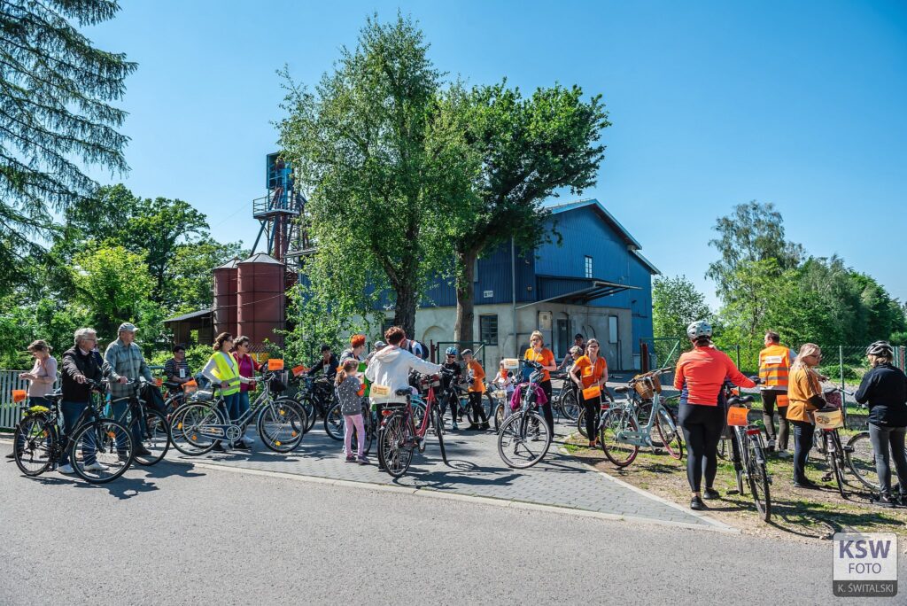 Fotorelacja z rajdu rowerowego, który odbył się 1 czerwca z okazji Dnia Dziecka organizowany przez Gminną Bibliotekę Publiczną w Przystajni 85