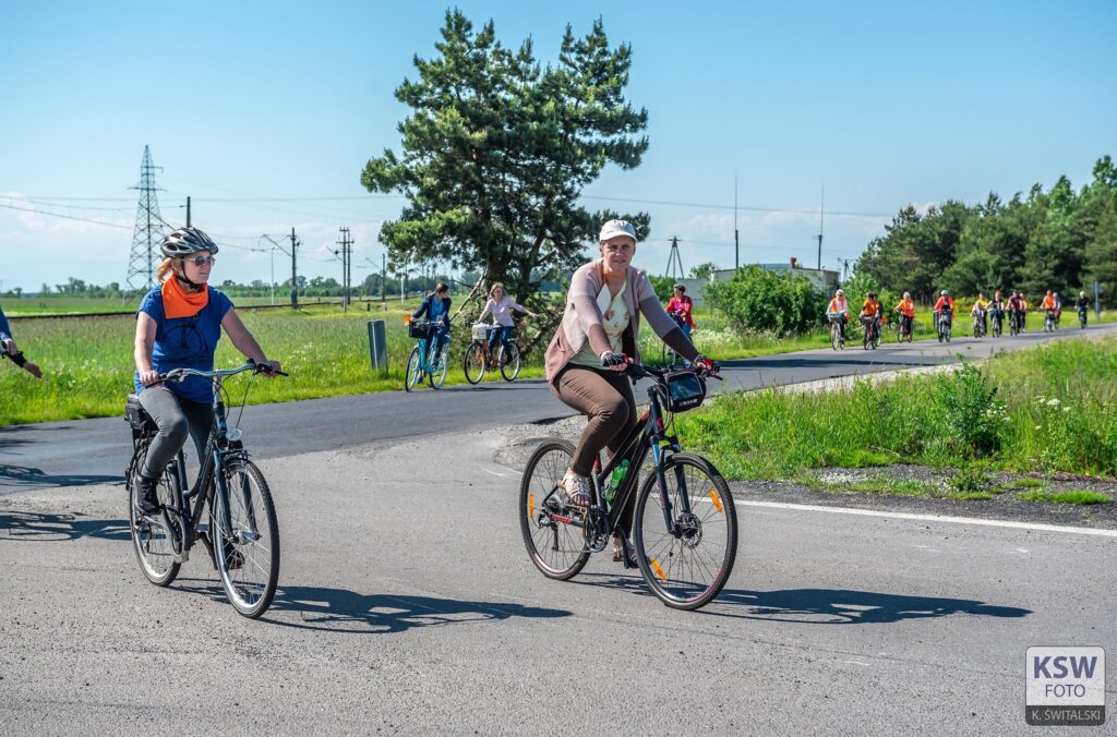 Fotorelacja z rajdu rowerowego, który odbył się 1 czerwca z okazji Dnia Dziecka organizowany przez Gminną Bibliotekę Publiczną w Przystajni 34
