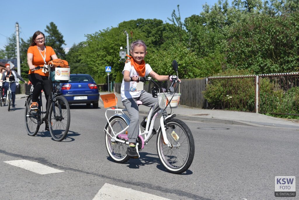 Fotorelacja z rajdu rowerowego, który odbył się 1 czerwca z okazji Dnia Dziecka organizowany przez Gminną Bibliotekę Publiczną w Przystajni 6