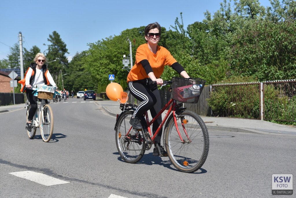 Fotorelacja z rajdu rowerowego, który odbył się 1 czerwca z okazji Dnia Dziecka organizowany przez Gminną Bibliotekę Publiczną w Przystajni 7
