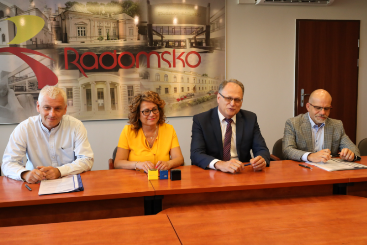 Umowa na modernizację miejskich ulic w Radomsku została podpisana 5