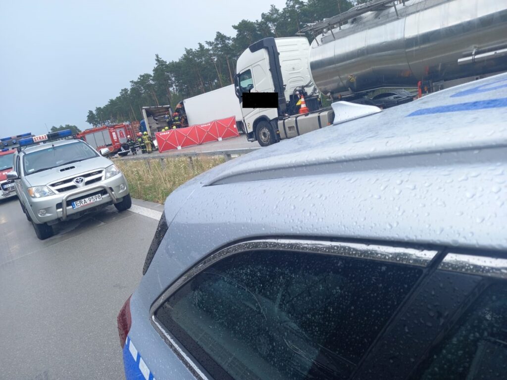 Radomsko - Policja apeluje do kierowców o wzmożoną czujność na drodze, wszyscy mamy tylko jedno życie 3