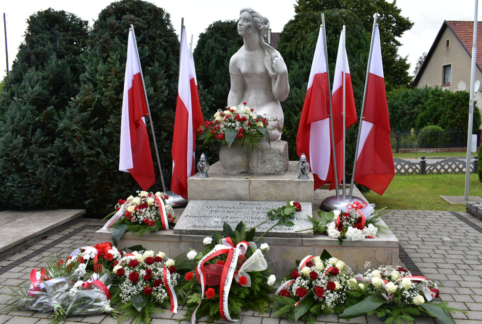 Obchody Dnia Walki i Męczeństwa Wsi Polskiej w Parzymiechach 1