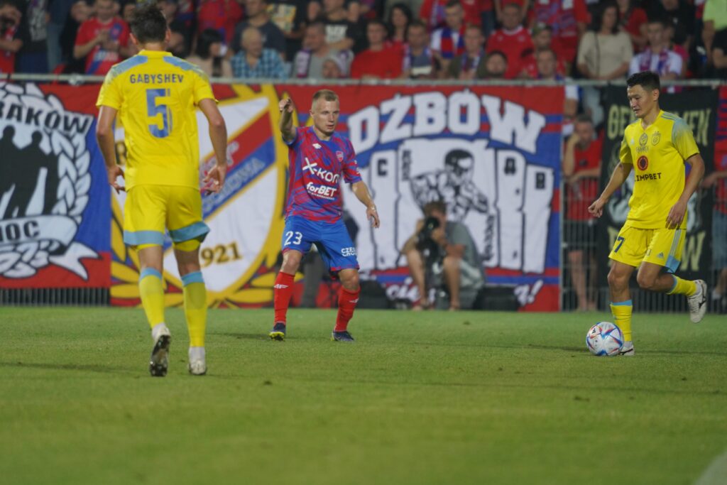 Raków Częstochowa pokonał Kazachów z FC Astana... i jedną nogą jest już w 3. rundzie...el PKE 14