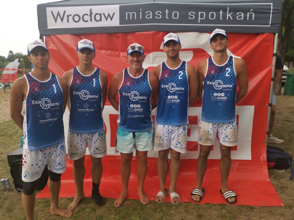 Czterech częstochowian zagrało w finale mistrzostw Polski juniorów w siatkówce plażowej 2