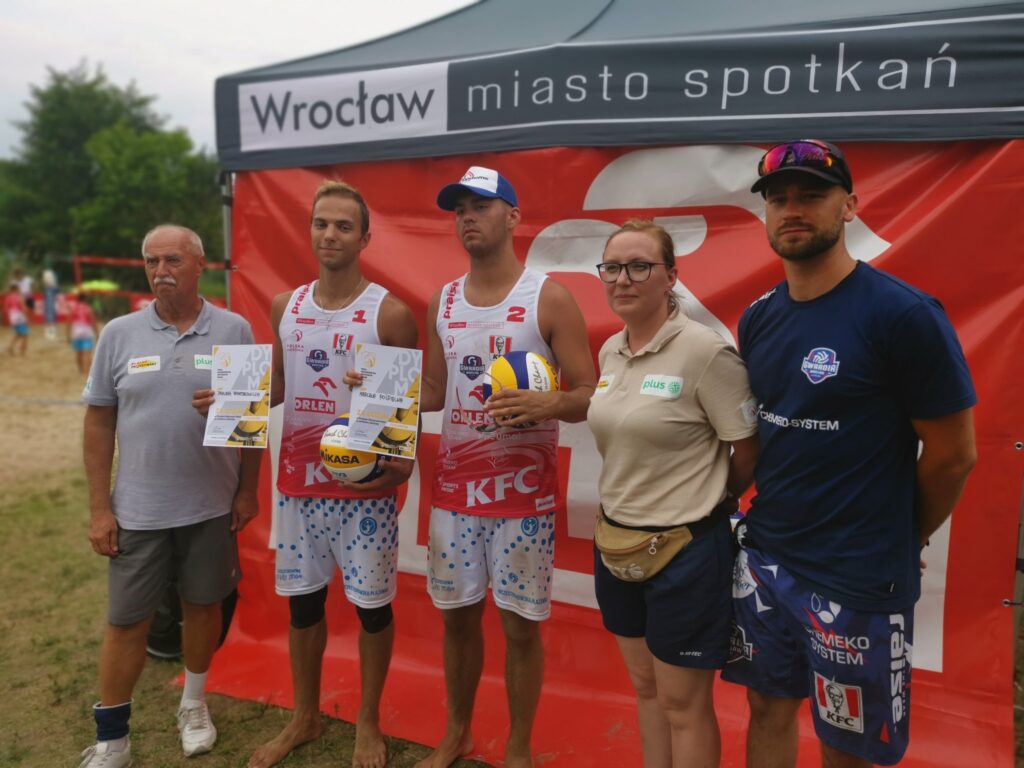Czterech częstochowian zagrało w finale mistrzostw Polski juniorów w siatkówce plażowej 3