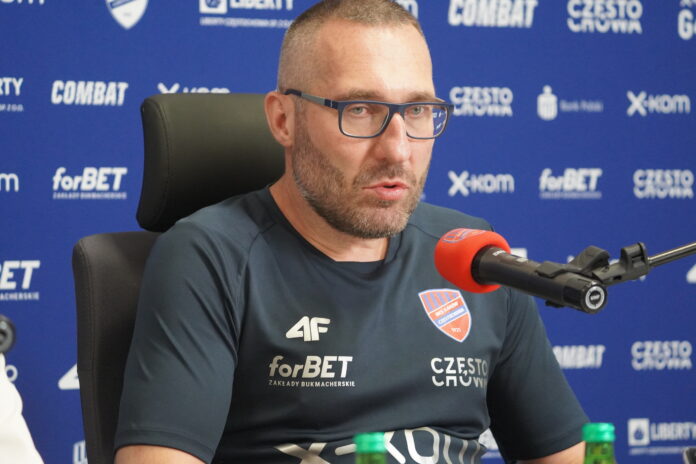 Trener Rakowa Marek Papszun przed rozpoczęciem rundy wiosennej i pierwszym meczem z Wartą Poznań 6