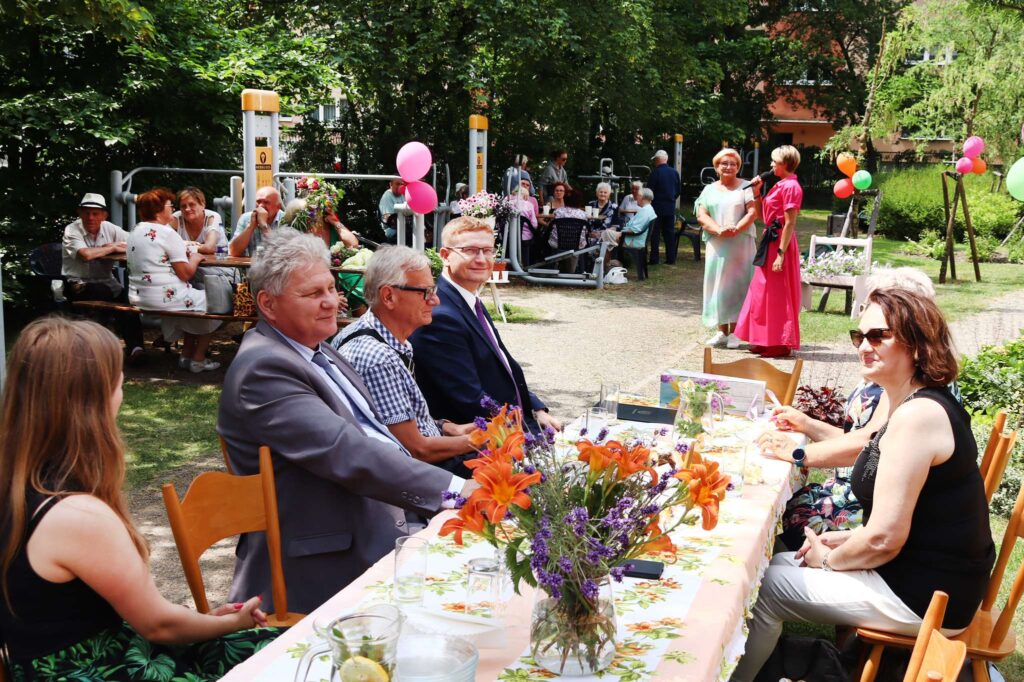 Częstochowscy Seniorzy powitali lato wyjątkowym piknikiem 2