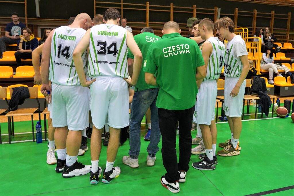 Koszykarze AZS Częstochowa rozpoczęli nowy sezon w 2 lidze od porażki 5