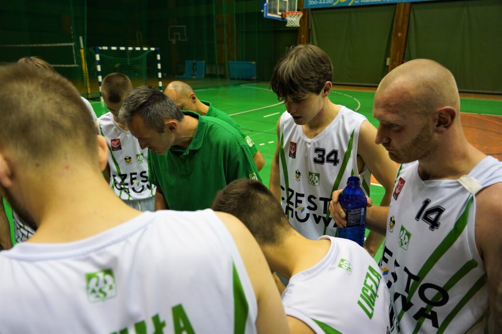 Koszykarze AZS Częstochowa rozpoczęli nowy sezon w 2 lidze od porażki 4