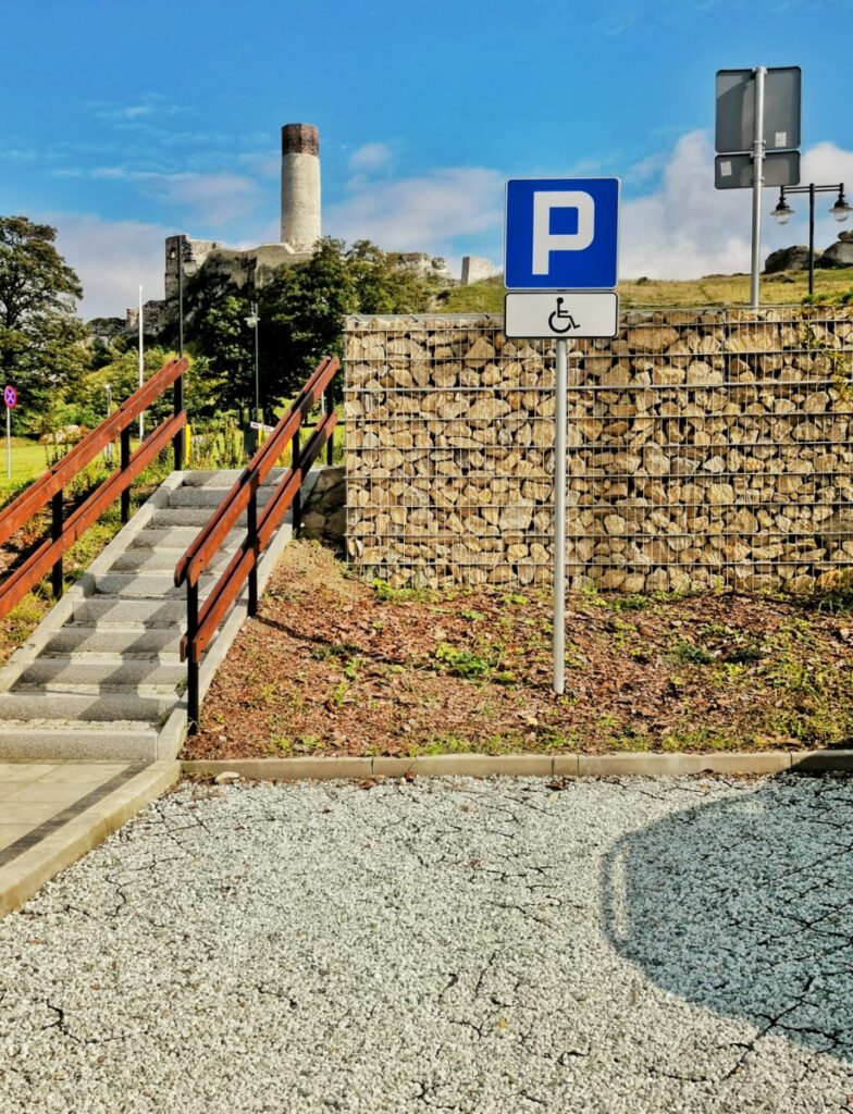 Otwarcie nowego parkingu u podnóża zamku w Olsztynie 2