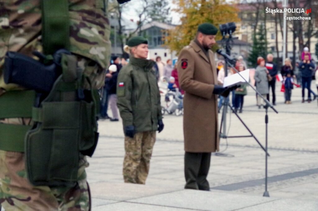 11 listopada. Częstochowscy policjanci oddali hołd poległym za wolność Ojczyzny [ZDJĘCIA] 5