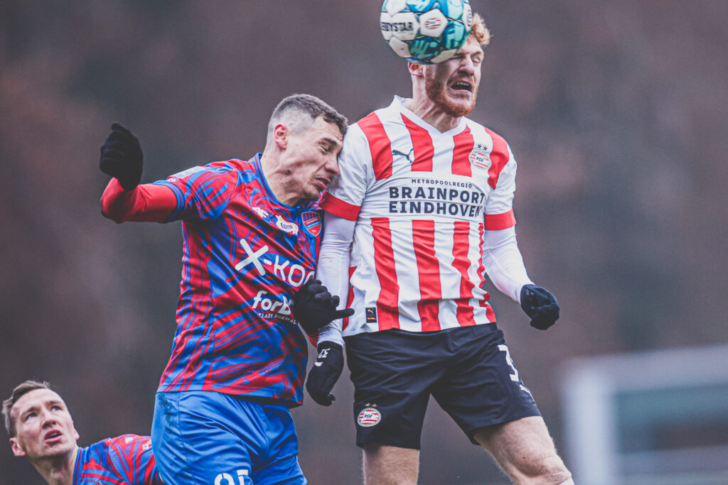 Piłkarze PSV Eindhoven lepsi od Rakowa 4