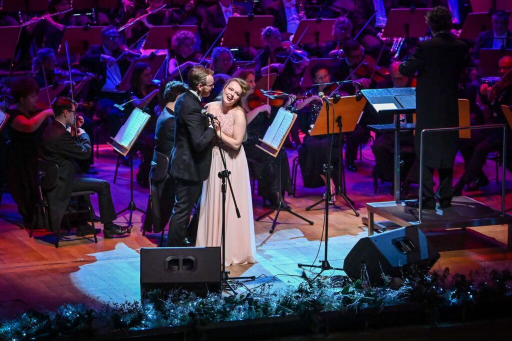 Tak wyglądała zabawa sylwestrowa w Filharmonii Częstochowskiej. Zobaczcie zdjęcia z pożegnania 2022 roku! 19
