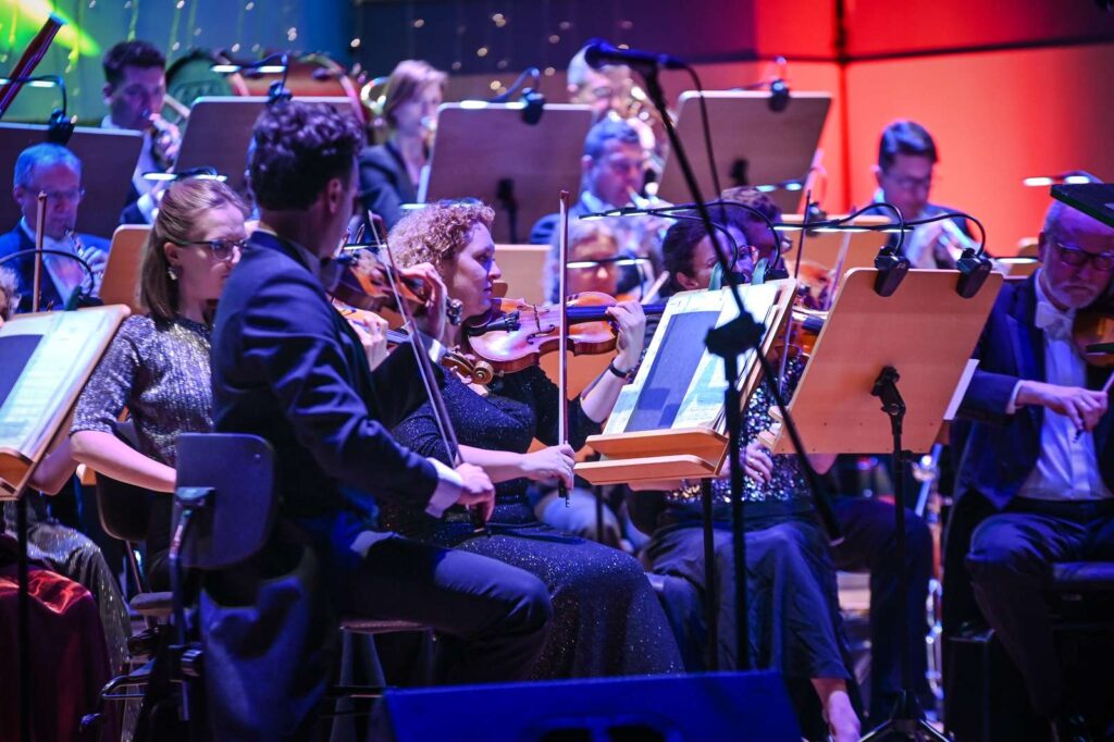 Tak wyglądała zabawa sylwestrowa w Filharmonii Częstochowskiej. Zobaczcie zdjęcia z pożegnania 2022 roku! 21