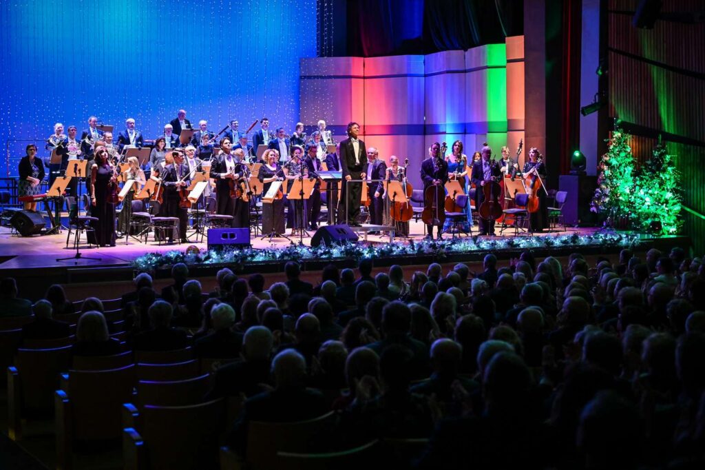Tak wyglądała zabawa sylwestrowa w Filharmonii Częstochowskiej. Zobaczcie zdjęcia z pożegnania 2022 roku! 25