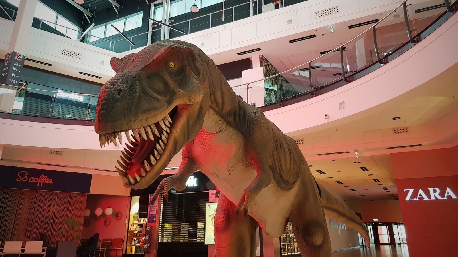 Galeria Jurajska. Wystawa dinozaurów potrwa do 11 marca 9