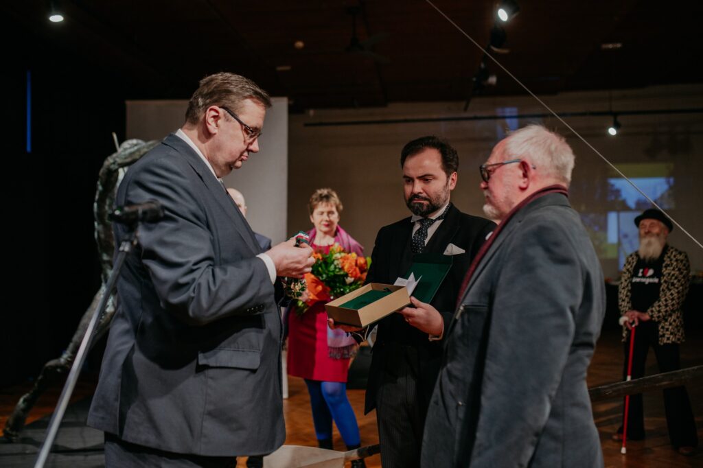 Jerzy Kędziora odznaczony Złotym Medalem Gloria Artis 1