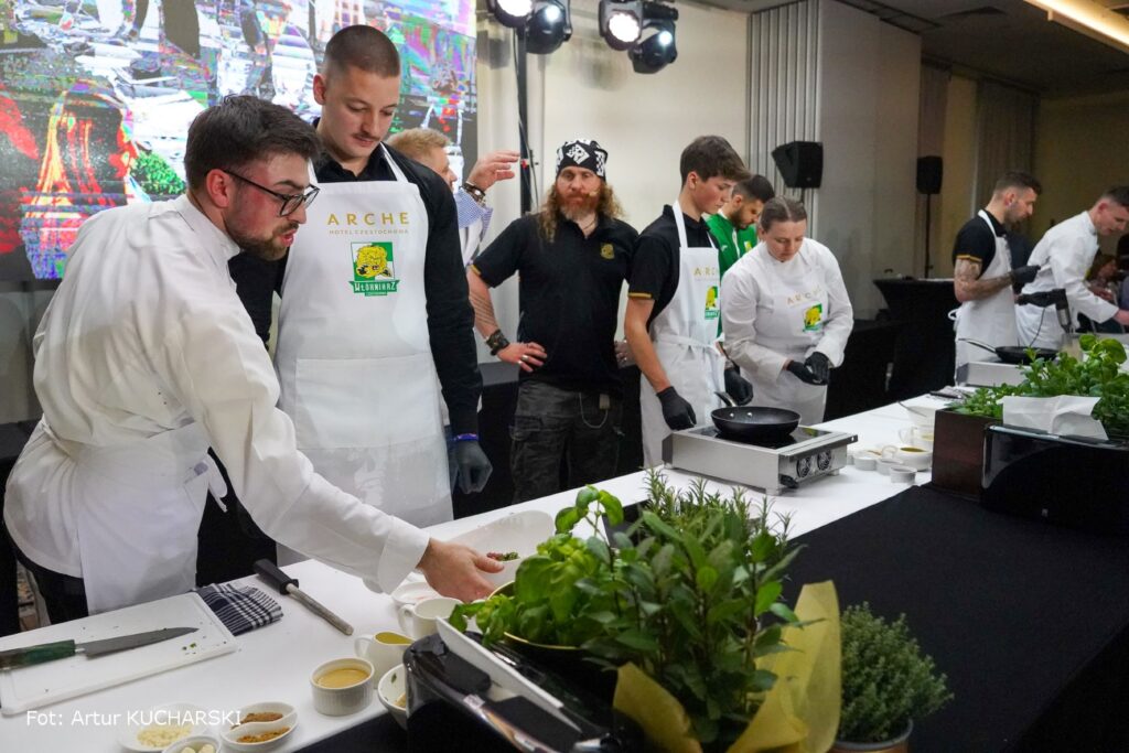 Na Live Cooking w hotelu Arche w wykonaniu żużlowców Włókniarza uzbierano ponad 55 tysięcy złotych 10