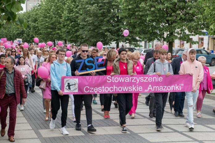 Marsz Różowej Wstążki. Akcja Częstochowskich Amazonek znowu zgromadziła tłumy 7