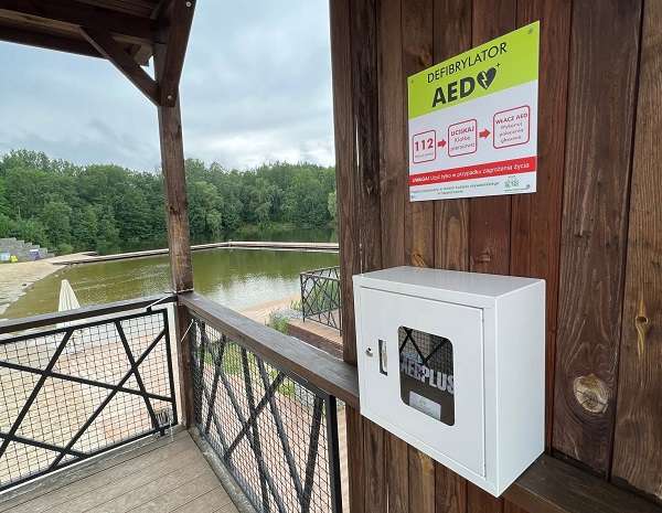 Automatyczny defibrylator AED w Parku Lisiniec 5