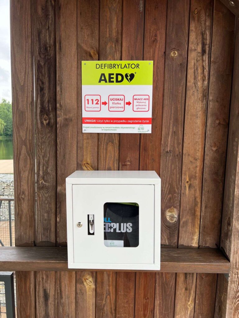 Automatyczny defibrylator AED w Parku Lisiniec 14