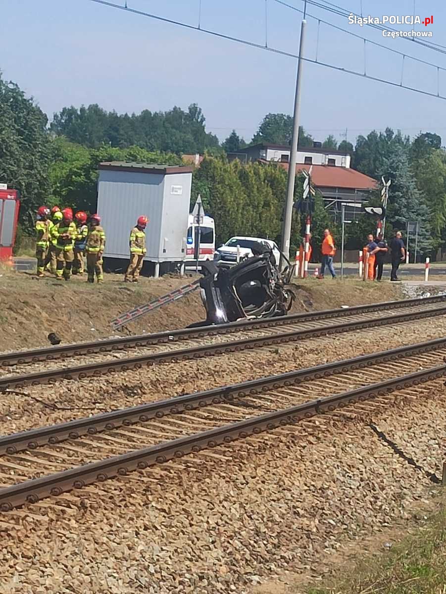 Wypadek na niestrzeżonym przejeździe kolejowym w Blachowni 1