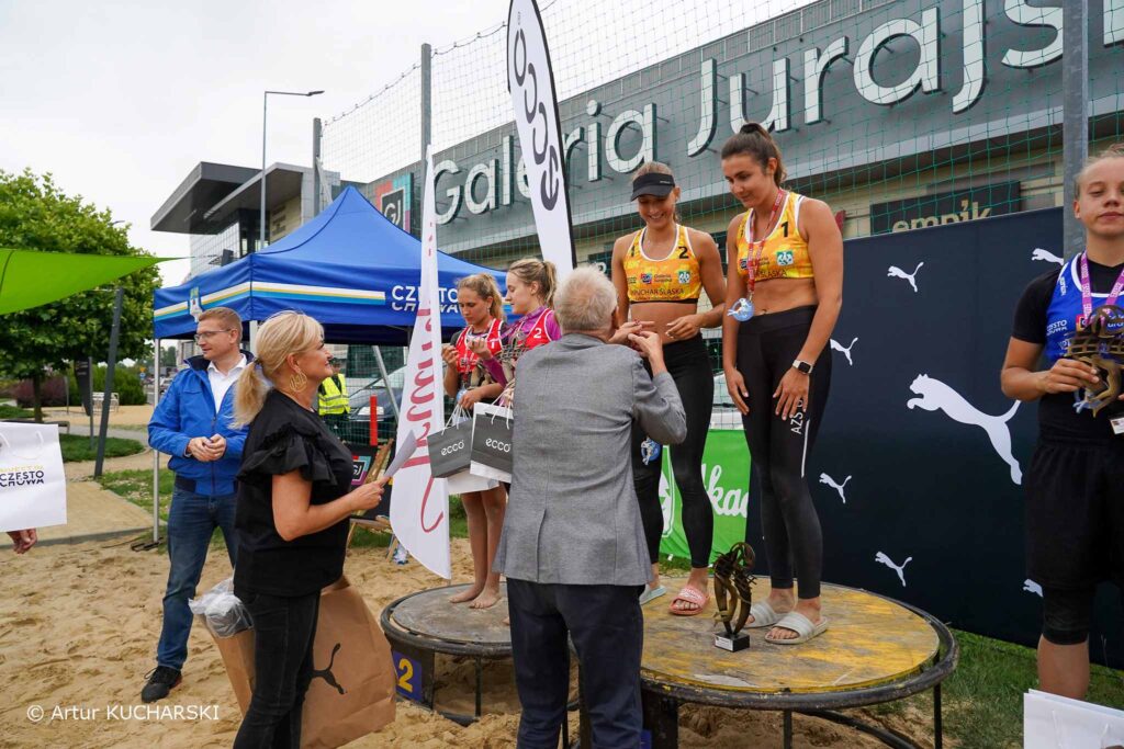 Plażowiczki i plażowicze grali w VI Pucharze Śląska przy Galerii Jurajskiej 24