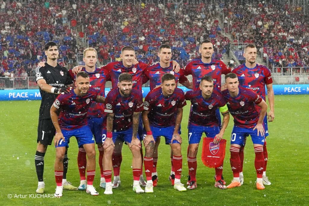 Piłkarze Rakowa Częstochowa usłyszeli hymn Ligi Mistrzów dla siebie. Mogą go wywalczyć w meczu z FC Kopenhaga! 4