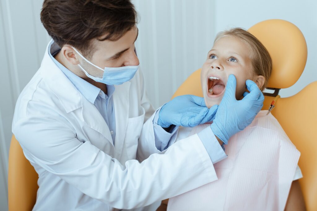 99 proc. Polaków ma próchnicę, co dziesiąty 7-latek nigdy nie siedział na fotelu dentystycznym 2