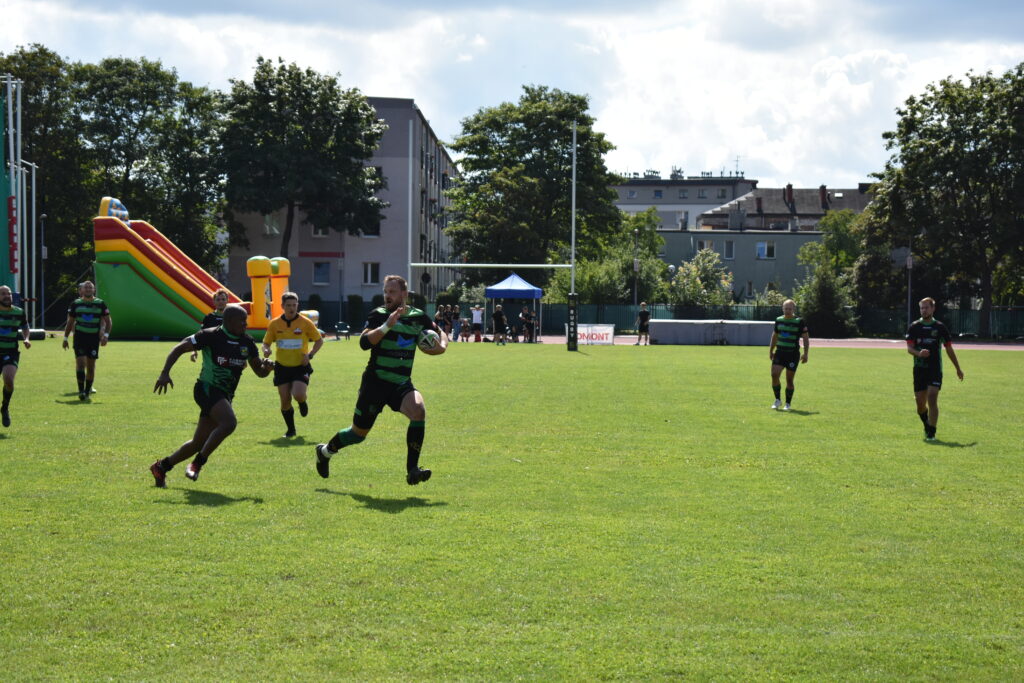 Udany start zawodników Rugby Club Częstochowa na inaugurację sezonu. W rozpoczynającym ligę turnieju zajęli 2. miejsce 2