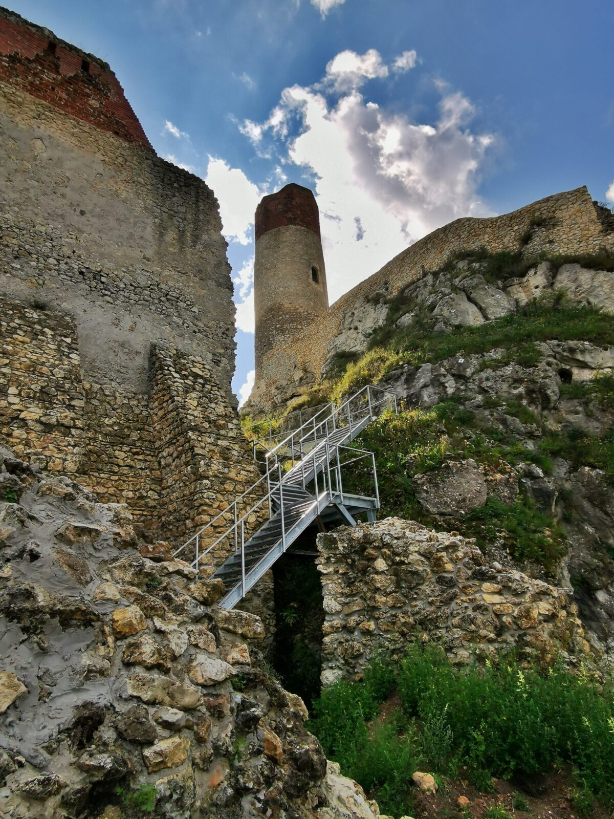 Uroczyste otwarcie zrekonstruowanej części zamku w Olsztynie już 30 września 1