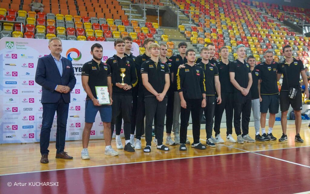 Reprezentacja siatkarzy Ukrainy U-19 wygrała turniej w Częstochowie 5