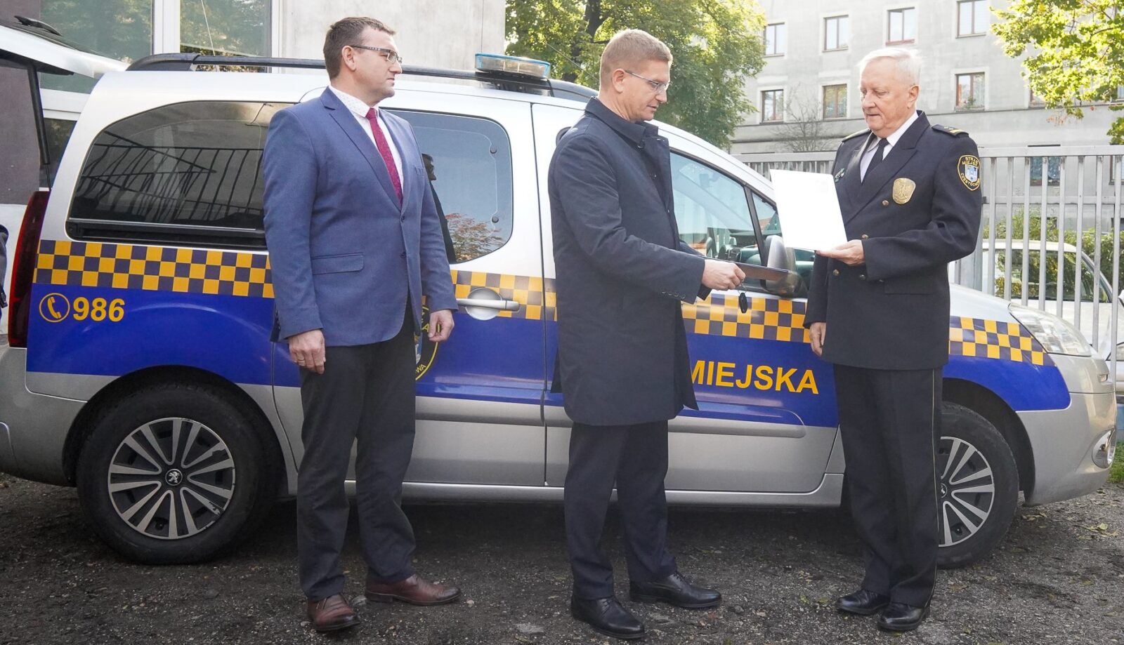 Władze miasta przekazały Straży Miejskiej kolejny samochód, który ma służyć mieszkankom i mieszkańcom Częstochowy 1