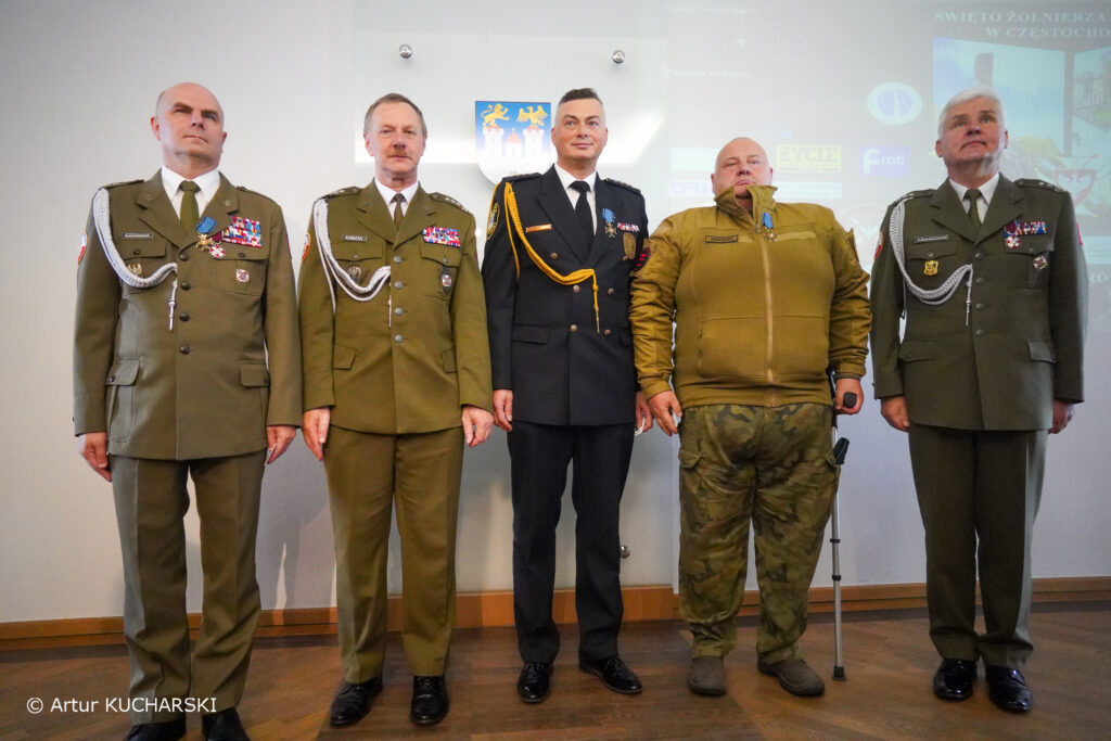 Przedstawiciele Częstochowy i regionu nagrodzeni podczas Święta Żołnierza Rezerwy... 13