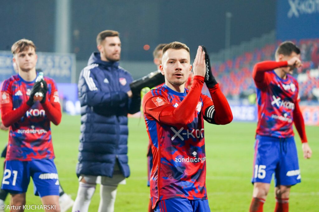 Udane zakończenie 2023 roku przez piłkarzy Rakowa. Pokonali Koronę Kielce! 16