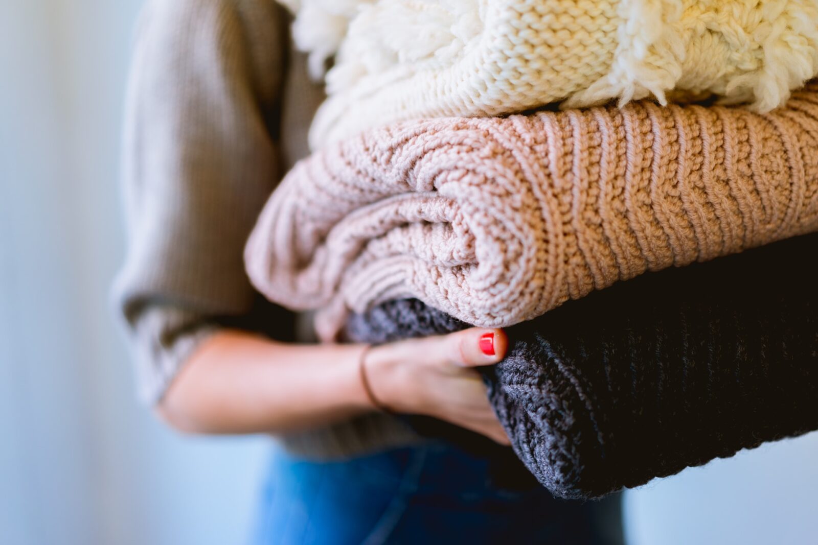 Suszenie ubrań w domu – jak poradzić sobie z praniem zimą?