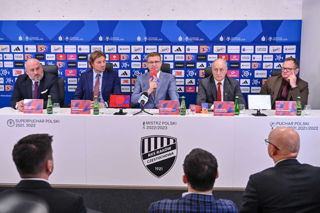 Prezydent Częstochowy ogłosił, że miasto chce budować nowy stadion dla Rakowa. Prezes Rakowa: „To historyczna deklaracja” 4