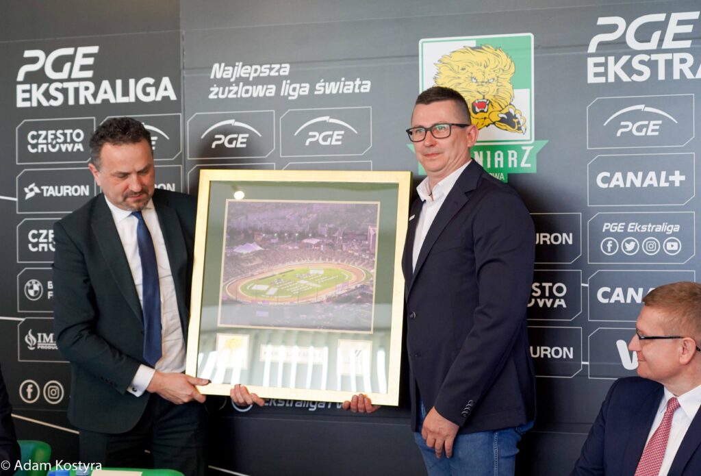 Firma Krono-Plast sponsorem tytularnym stadionu żużlowego przy ul. Olsztyńskiej 6