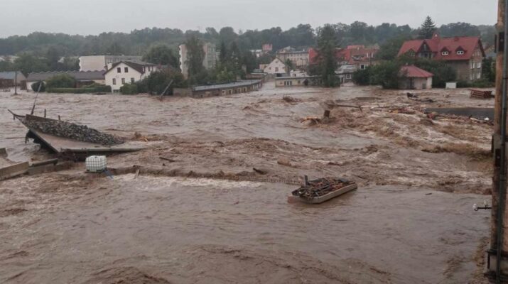 Jak pomoc powodzianom z woj. dolnośląskiego i opolskiego? W Częstochowie rozpoczęli zbiórki 10