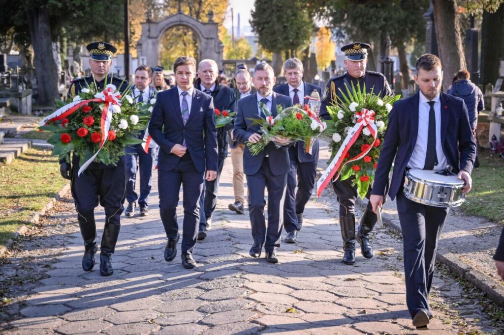 Uroczystość Wszystkich Świętych. Pamięć o zasłużonych 10