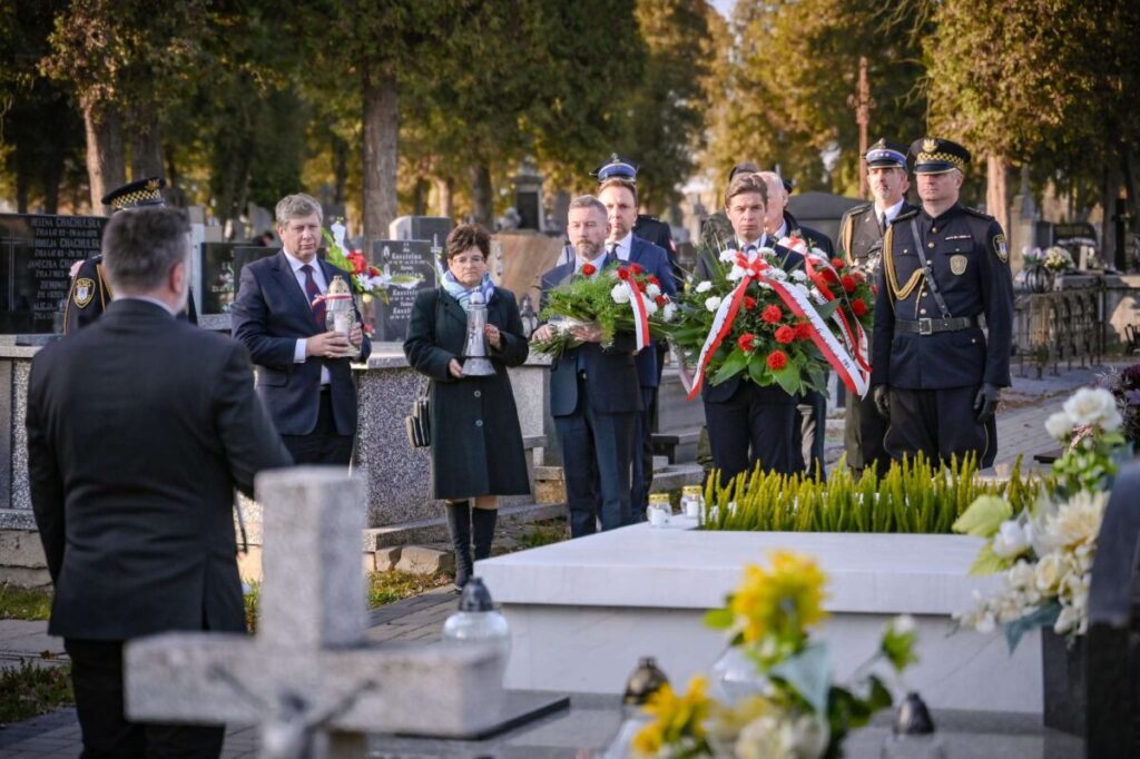 Uroczystość Wszystkich Świętych. Pamięć o zasłużonych 9