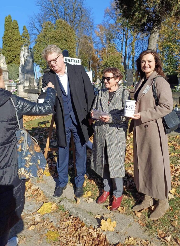 Częstochowskie cmentarze. Trzy dni kwesty i rekordowy wynik 3