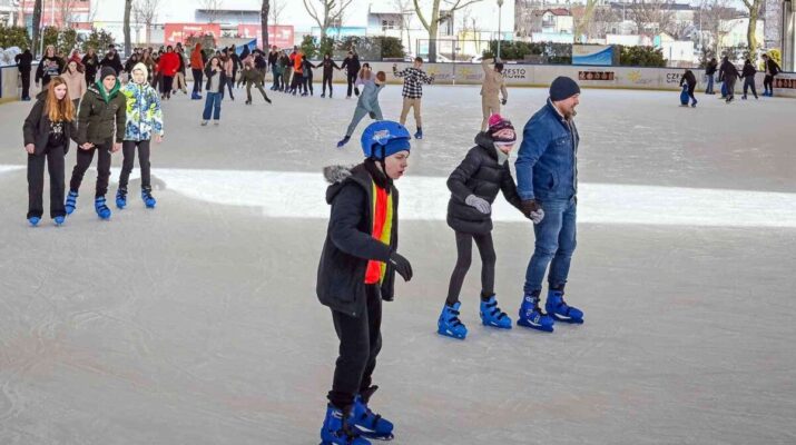 Częstochowa. Otwarcie zmodernizowanego lodowiska zaplanowano na 14 listopada 1