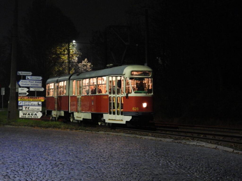 Jedna noc i jeden dzień z częstochowskimi tramwajami 37