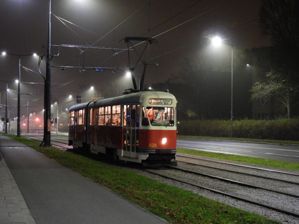 Jedna noc i jeden dzień z częstochowskimi tramwajami 64