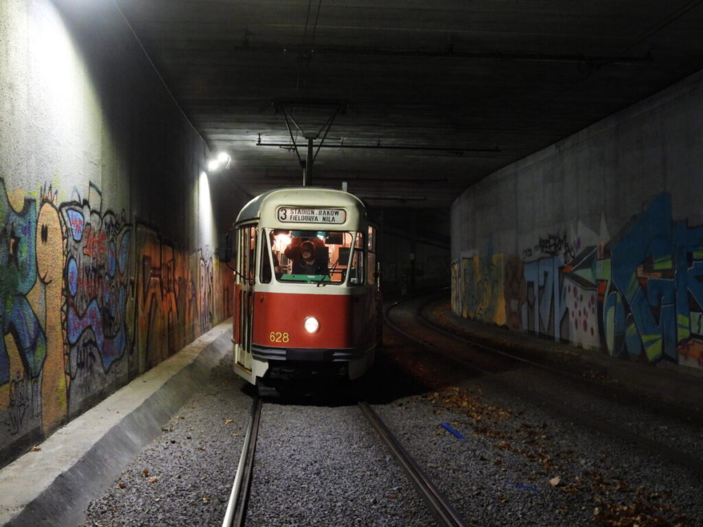 Jedna noc i jeden dzień z częstochowskimi tramwajami 82