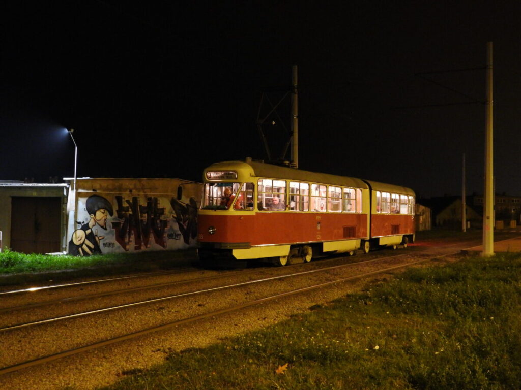 Jedna noc i jeden dzień z częstochowskimi tramwajami 88