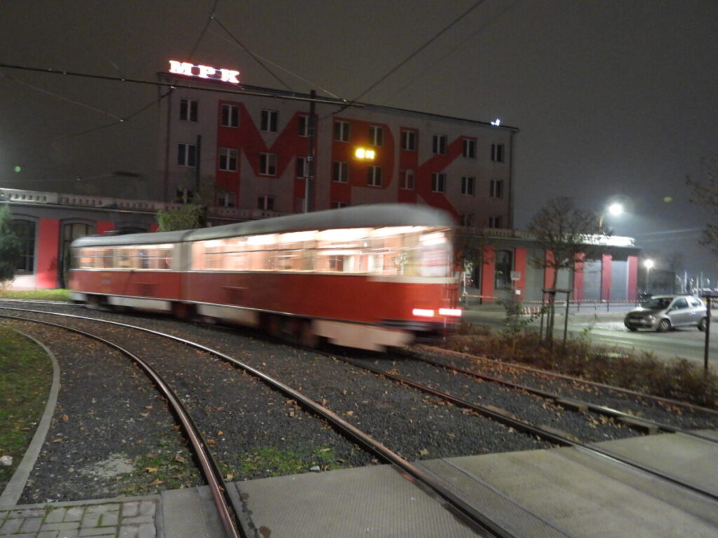 Jedna noc i jeden dzień z częstochowskimi tramwajami 106